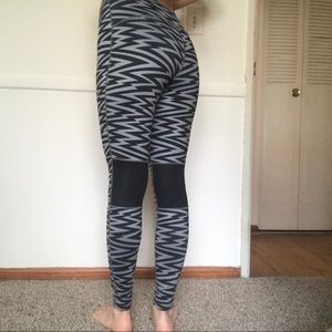 NIKE allover zig zag mesh panel leggings